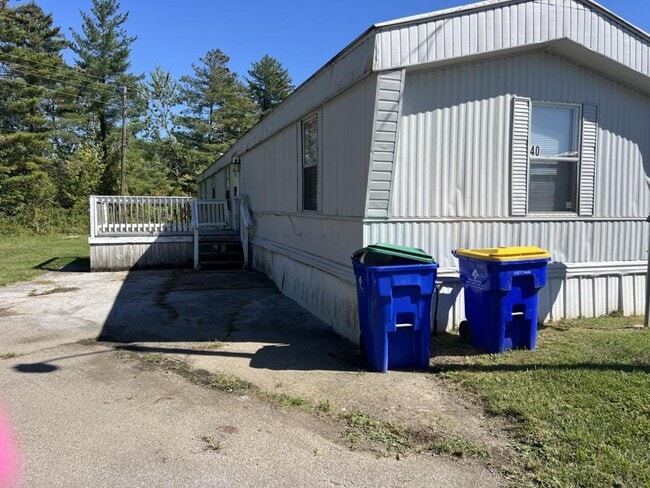 Photo - 834 N Main St