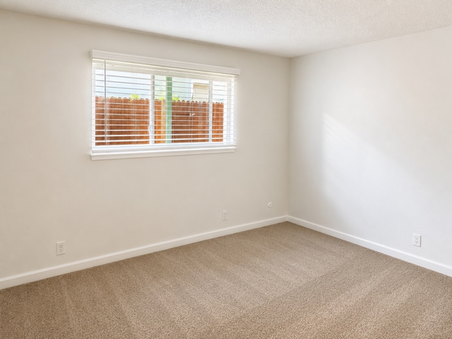 Photo - 5926-5928 Hilltop Drive Unit 5928
