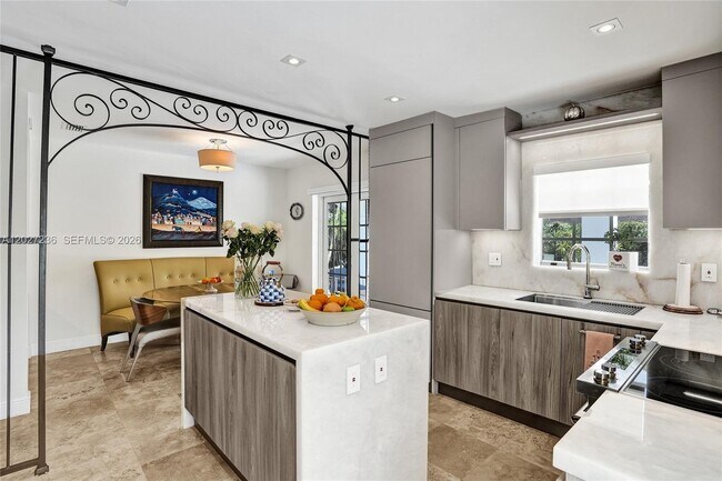 Photo - 1534 Palancia Ave