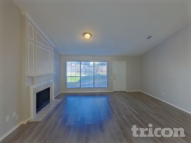 Photo - 2628 Dahlia Dr