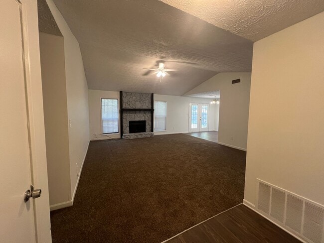 Photo - THE PERFECT 3 BEDROOM 2 BATHROOMS RANCH HOME FOR YOUR FAMILY!