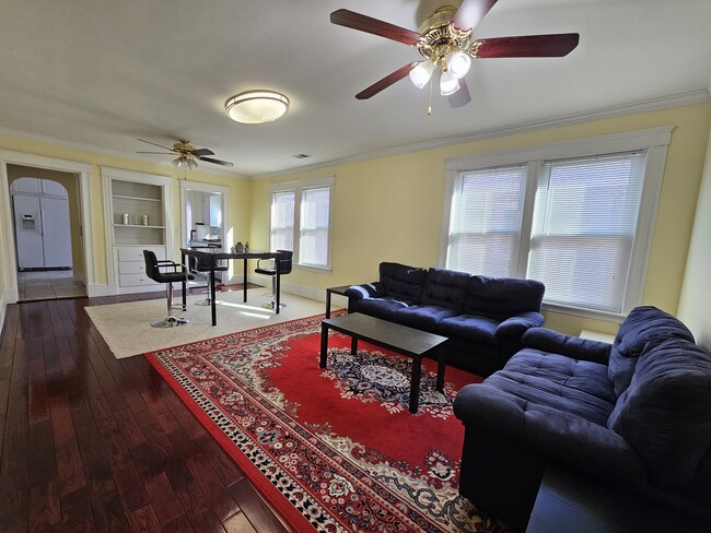 Building Photo - 29 Bailey Rd Unit 2