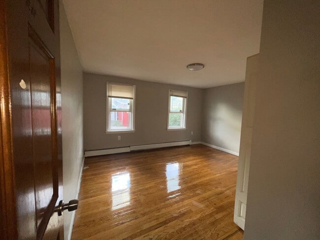 46 Linden St Unidad 1st floor