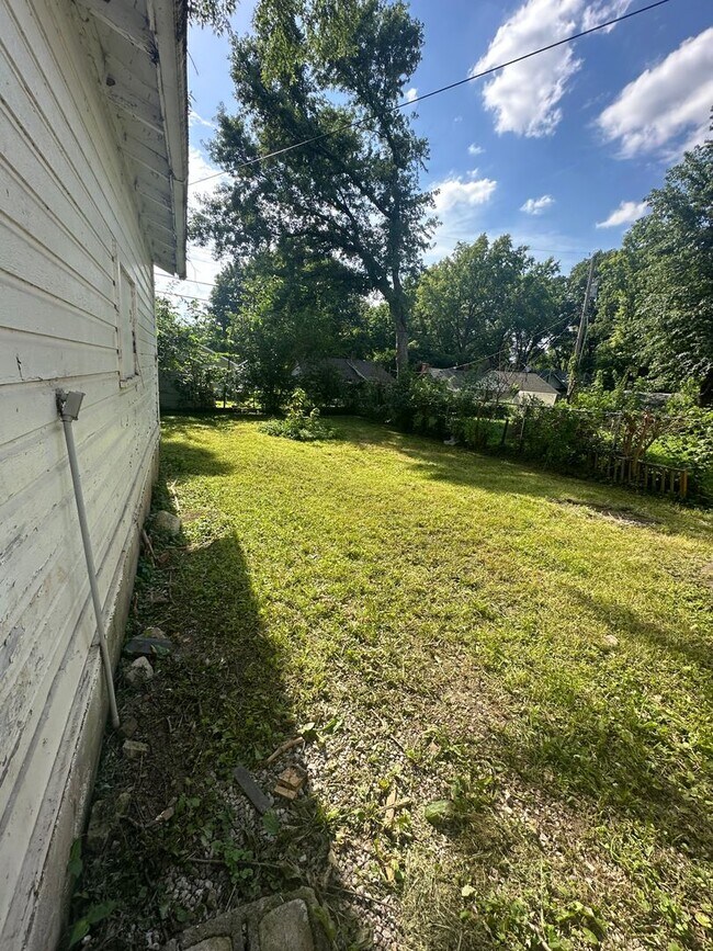 Photo - 1428 S Willow Ave Unit 1428 S Willow Ave - 64052