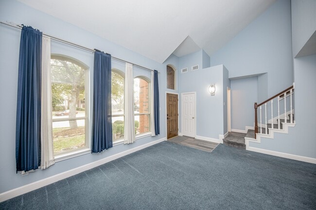 Photo - 206 Cheswick Cir