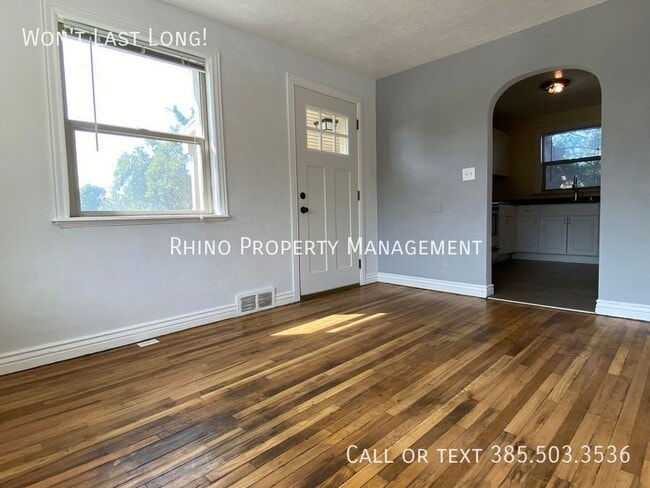 Photo - 2885 Van Buren Ave Unit 2