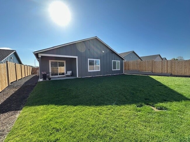 Photo - Beautiful Newer 3 Bedroom / 2 Bath Home in NE Madras