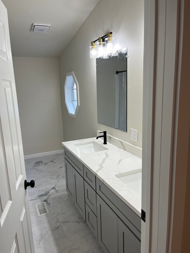 Photo - 15054 Glenwood Rd SW
