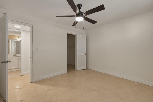 Photo - 681 S Hollybrook Dr Unidad 109