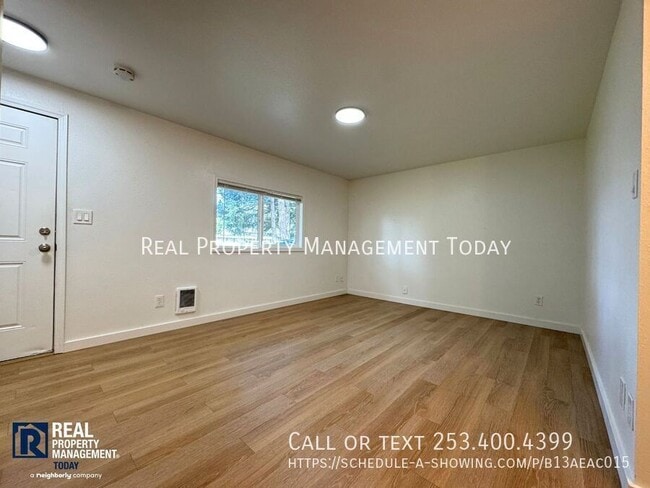 Photo - 7619 Douglas St W Unit 3