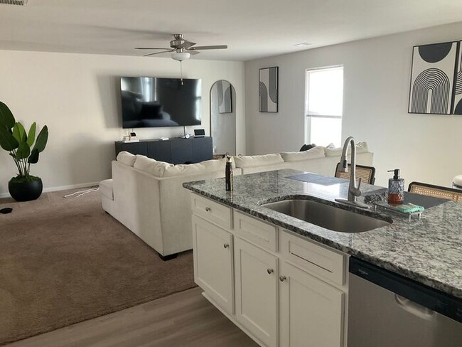 Photo - 511 Morning Mist Rd