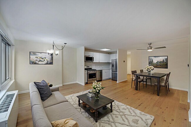 Building Photo - 1330 New Hampshire Ave NW Unit 213