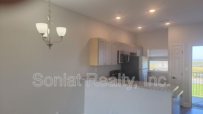 Photo - 4504 Pontchartrain Dr Unit 2-E