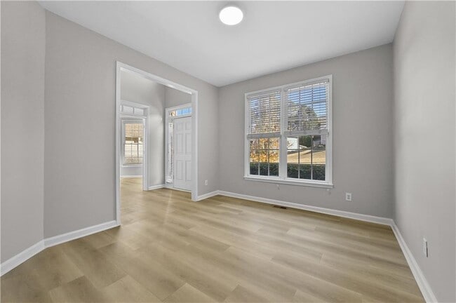 Photo - 137 Towne Park Dr