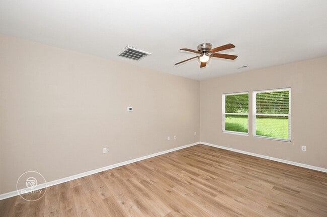 Photo - 515 Correll St