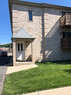 Building Photo - 112 E Quincy St Unit 2