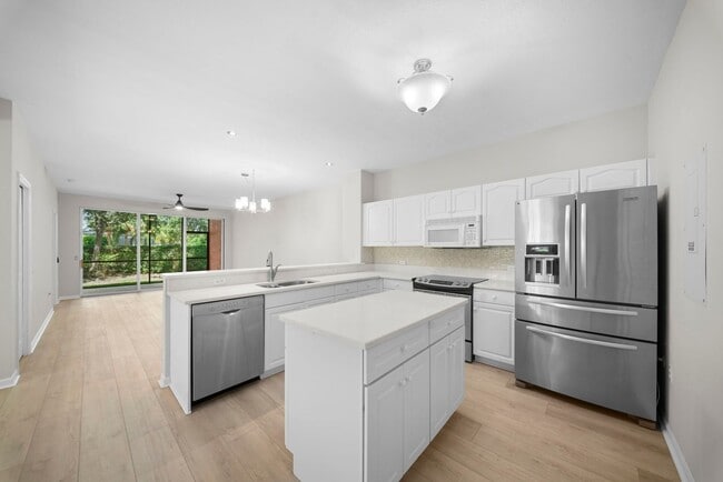 Building Photo - Quail Creek Village 3 Bedroom 2 Bathroom Condo