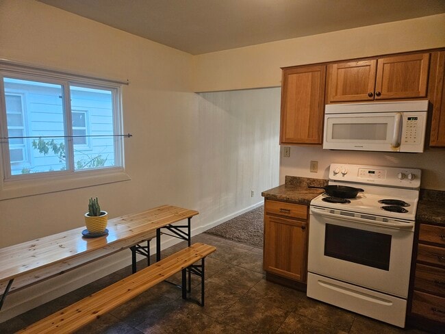 Photo - 256 S 6th St