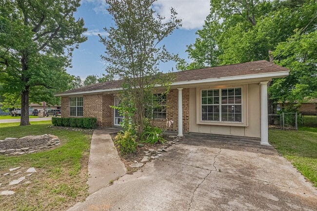 Photo - 210 N Shirley Ln