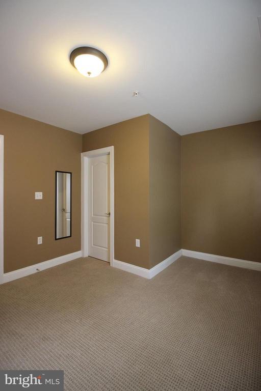 Photo - 421 N George Mason Dr