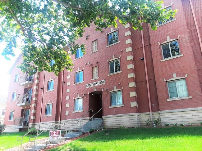 Photo - 121 E Davenport St