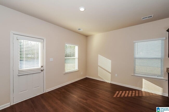 Photo - 335 Clover Cir