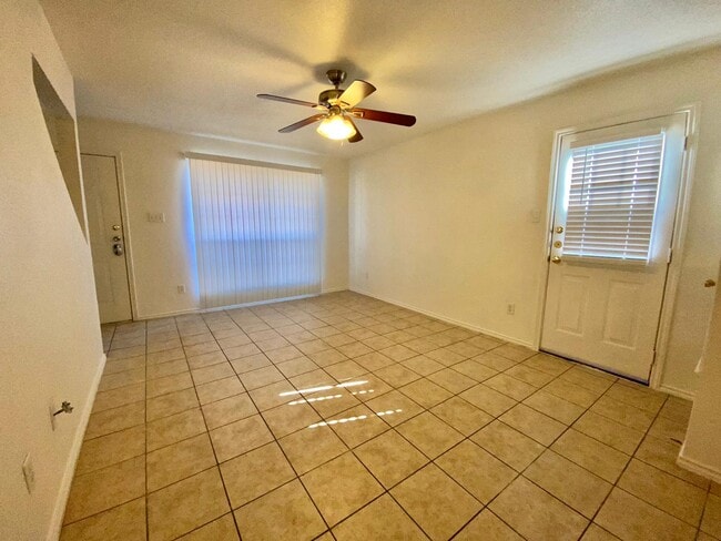 Photo - 3906 Gus Dr