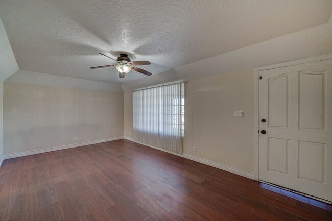 Photo - 2133 W Morten Ave