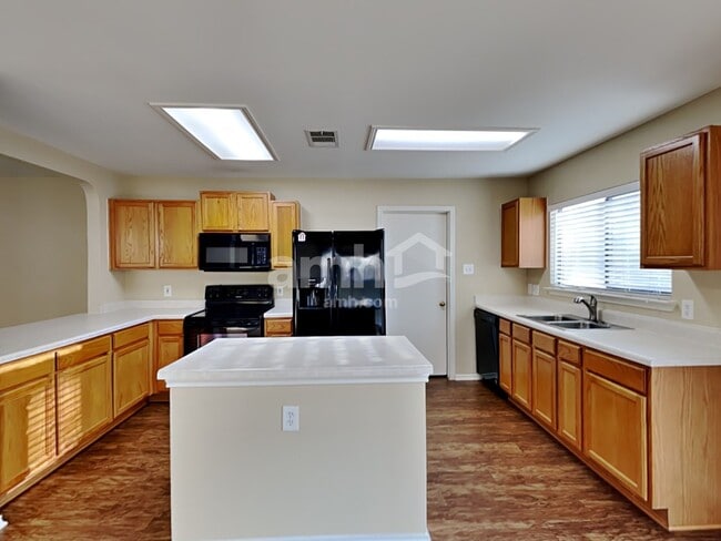 Photo - 1227 Deerhound Pl