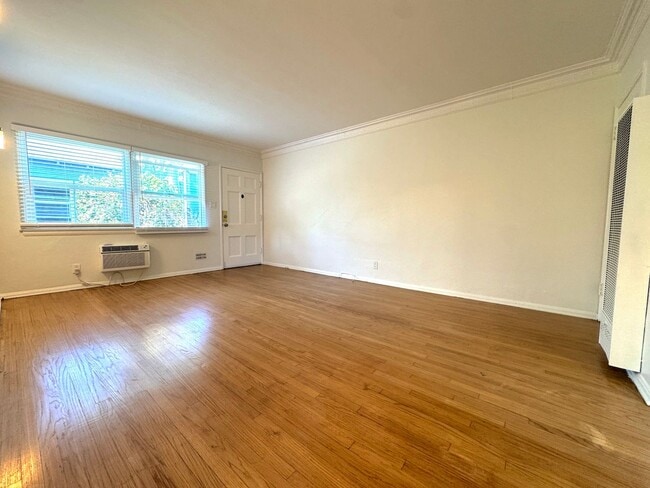 Photo - 2800 St George St Unidad 2920