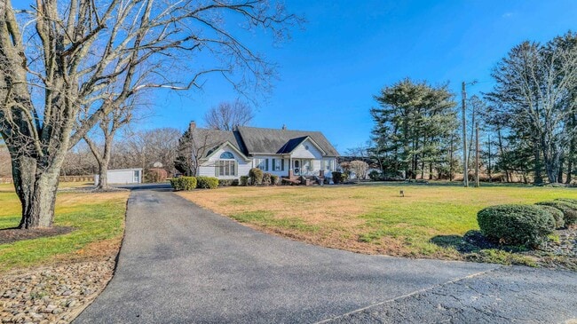 Photo - 549 Tuckahoe Rd