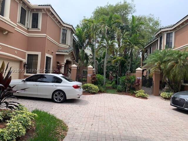 2800 Kinsington Cir
