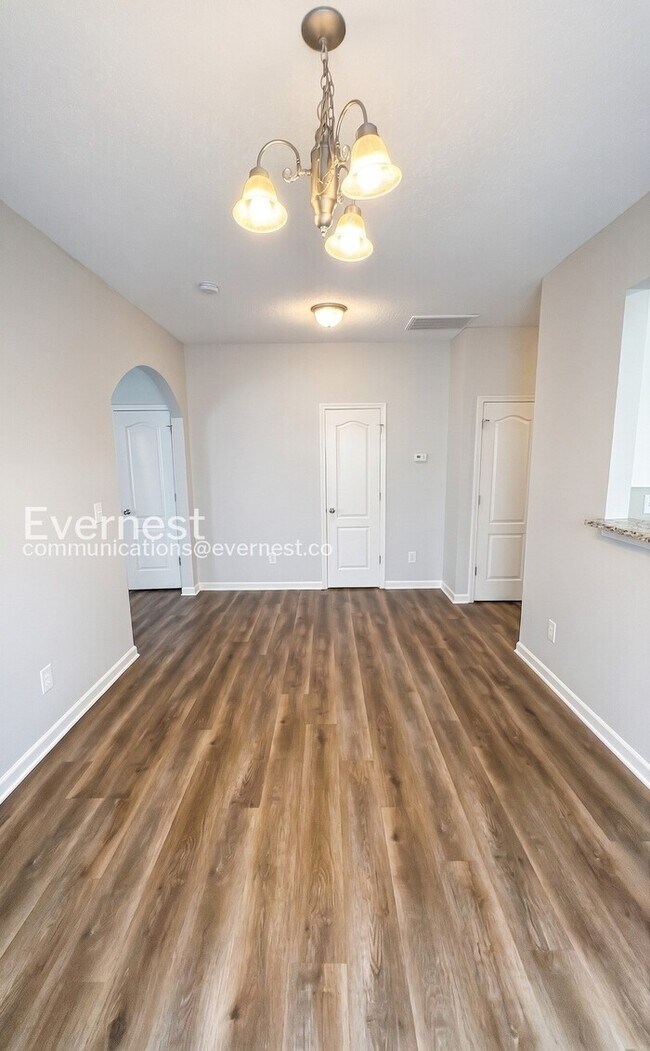 Photo - 8631 Thomas Ln