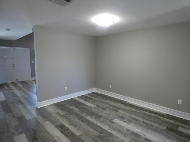 Photo - 14212 NE 4th Ave