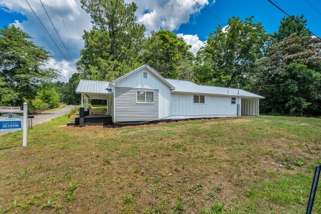 Photo - Fully Renovated 2BR Home in Dora, AL — Mod...