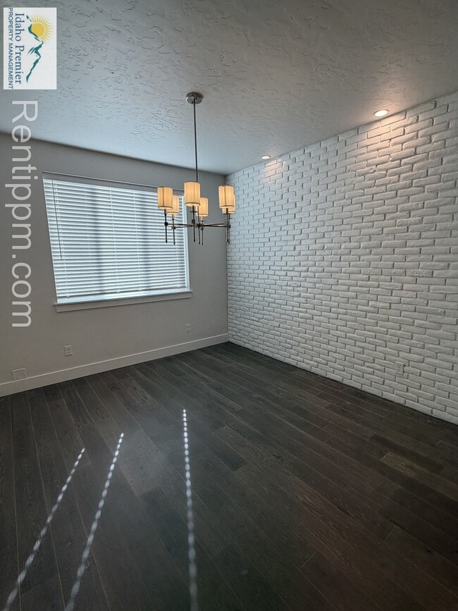 Photo - 3010 S Honeycomb Way