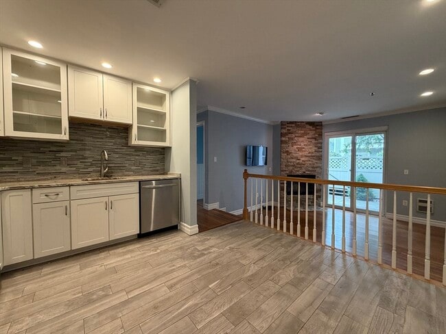 Building Photo - 200 Falls Blvd Unit H103