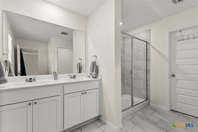 Photo - 175 Honey Oak Ln