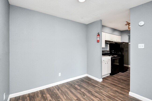 Photo - 5959 Bonhomme Rd