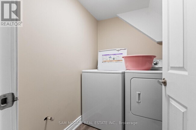 Photo - 1821 Christopher Rd