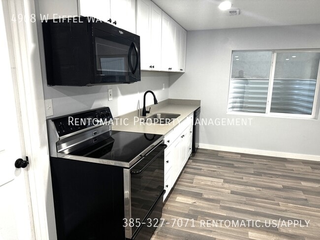 Photo - 4908 Eiffel Wy