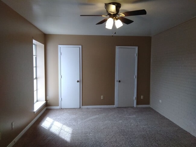 Photo - Village Green Townhouse for Lease!