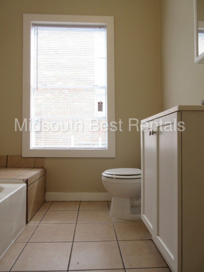 Photo - 613 Brister St