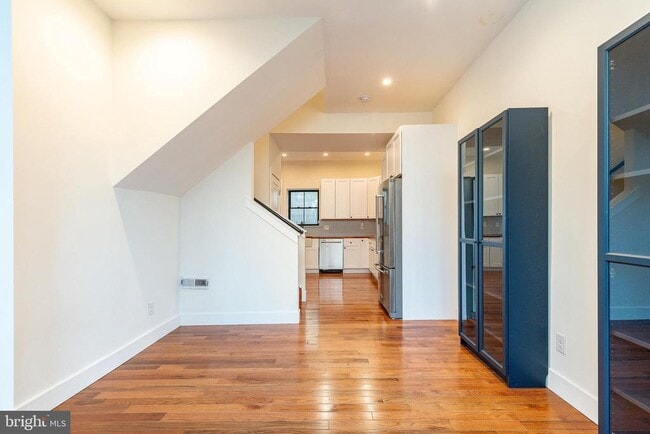 Photo - 412 Sepviva St