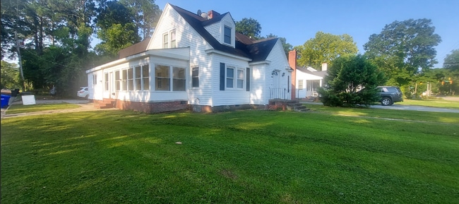 Photo - 1708 E 4th St