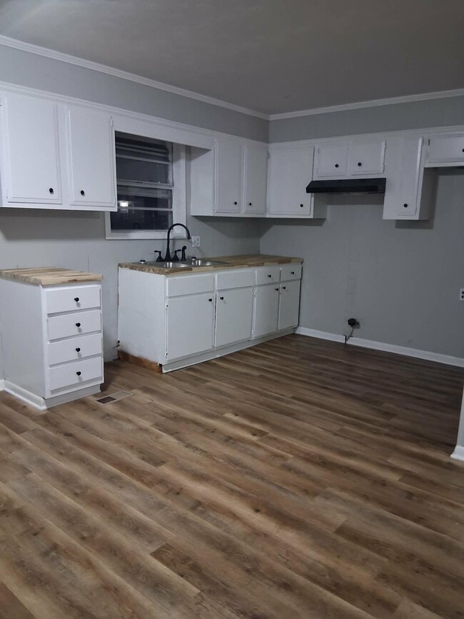 Photo - 137 Baker Ave