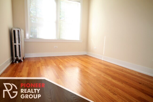 1919 W Winona St Unit 1920-1