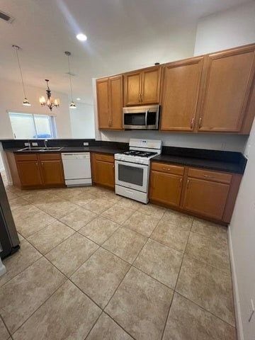 Photo - 130 Newberry Ln