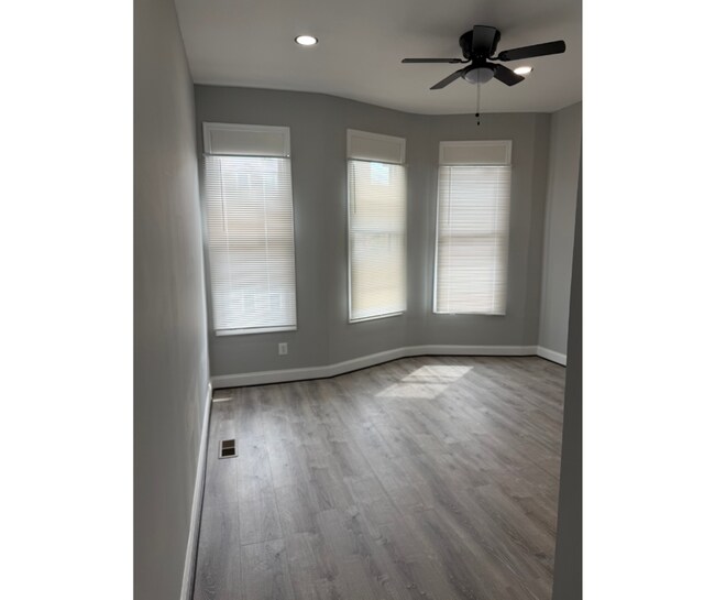 1920 Harlem Ave Unit 2C AVAILABLE W/PRIV BATH $900 2C