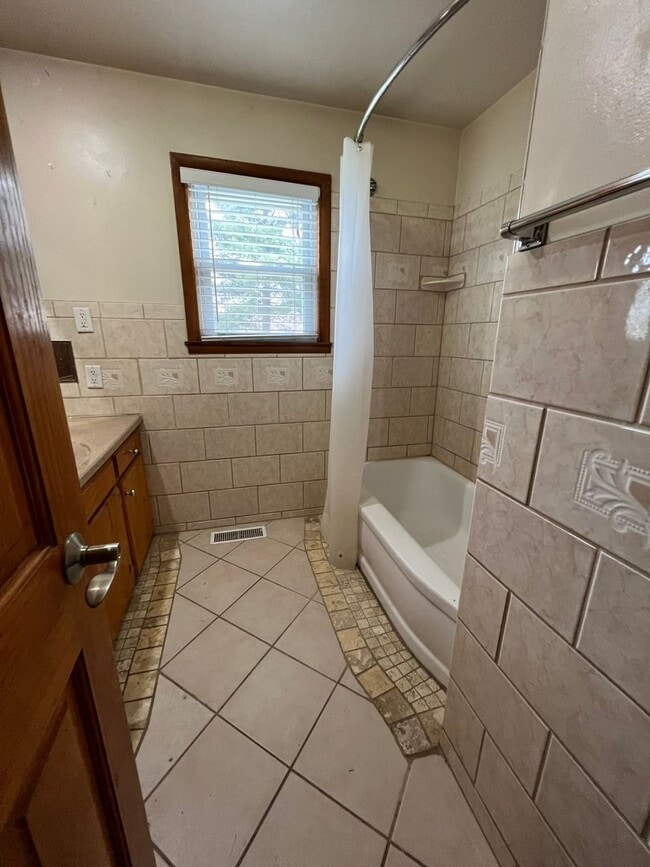 Photo - Large Single Family Home on the South Side